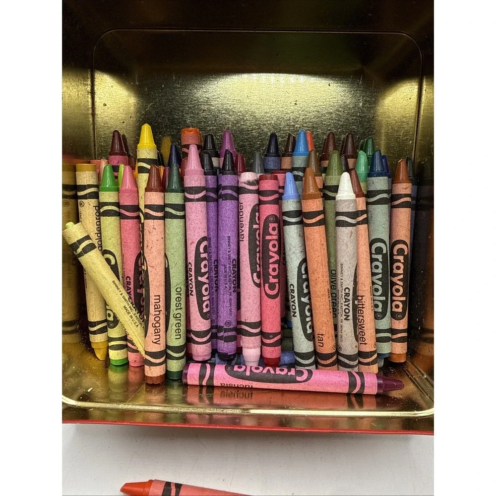 1992 Crayola Collectible Holiday Tin Crayola Crayons W/Retired Crayons